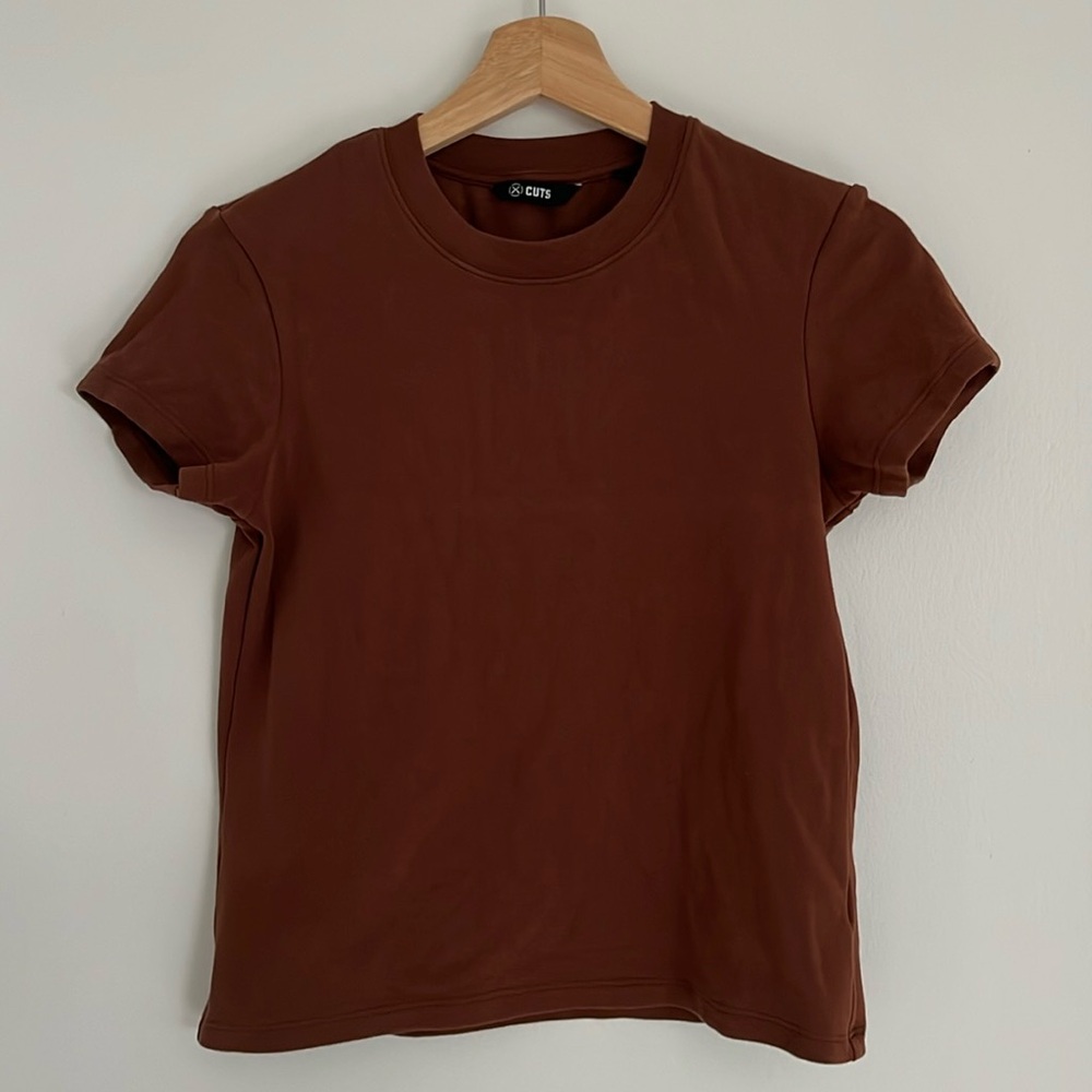 Cuts Tomboy tee Chocolate